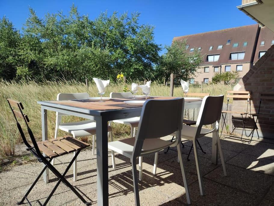 4-Persoons Appartement Met Een Mooi Uitzicht De Panne Exteriör bild