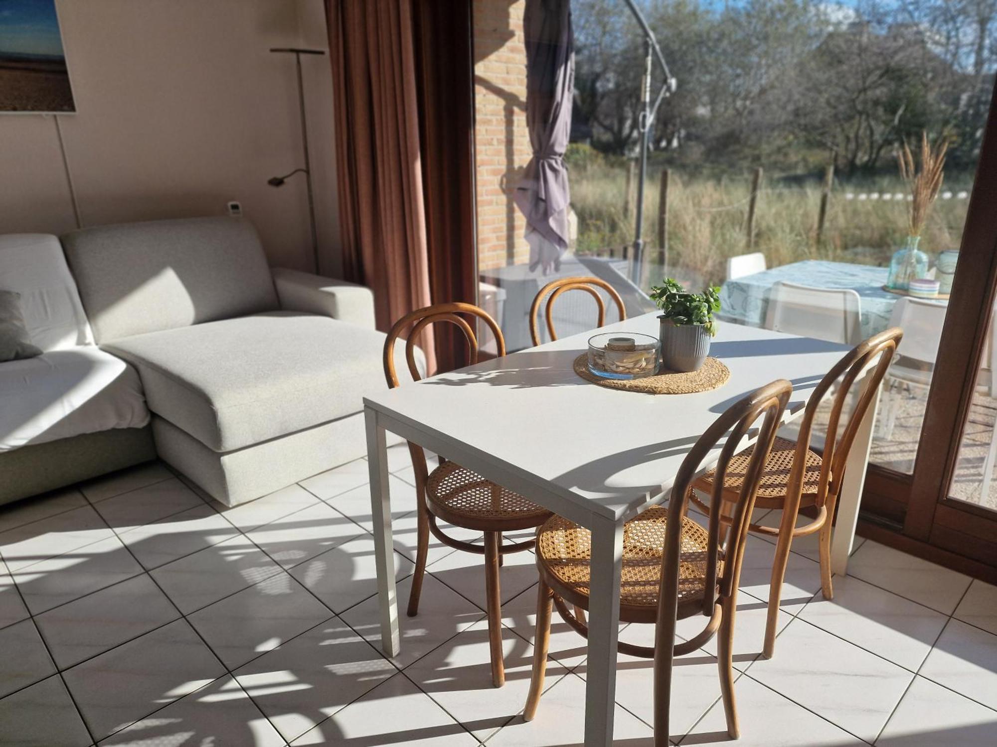 4-Persoons Appartement Met Een Mooi Uitzicht De Panne Rum bild